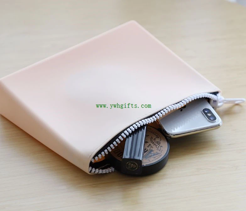 Multifunctional Silicone Coin Purse Cosmetic Bag Multifunctional Silicone Coin Purse Cosmetic Bag